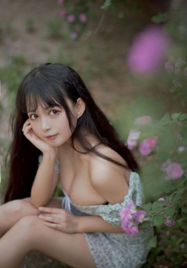 精品九九区一起草蜜桃_无删减完整版在线观看