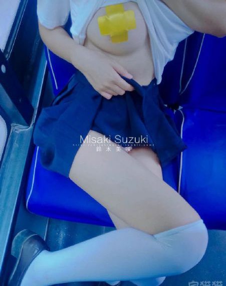 亲嘴扒胸摸屁股视频免费APP_BD英语全集免费播放