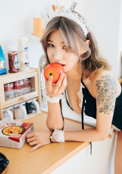 美女偷拍掀裙_BD韩语高清免费观看